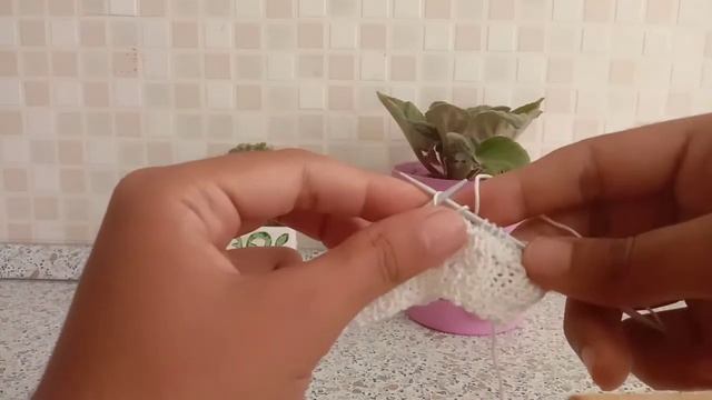 Как провязать 3 петли вместе с наклоном вправо или влево? смотреть онлайн