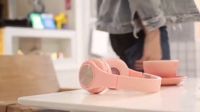 A1 Bluetooth Headphone смотреть онлайн