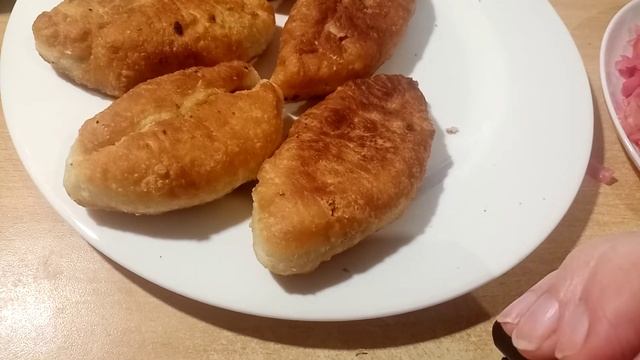 Оболденно вкусные пирожки с ливером ,таких вы нигде не купите.Очень вкусная ферментированая капуста смотреть онлайн