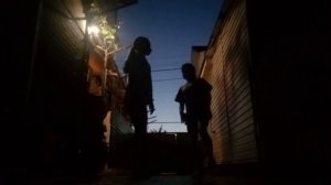 танец под песню залетаю в клуб и мои карманы рвутся