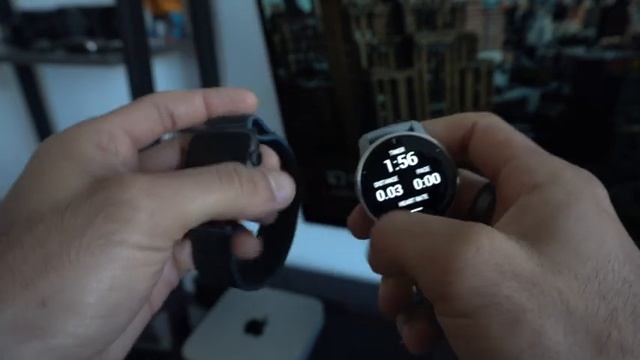 Garmin Venu 2 Plus vs Apple Watch Series 7 Real World Comparison! смотреть онлайн