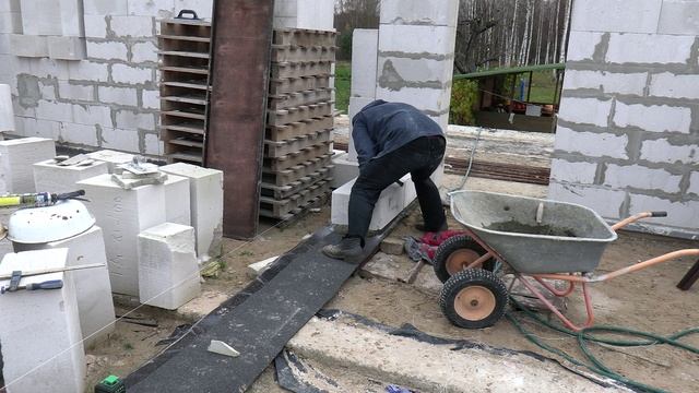 Зашел в гости беспризорный друг. Закончил первый ряд. смотреть онлайн