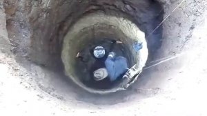 Колодец в глине, жесть