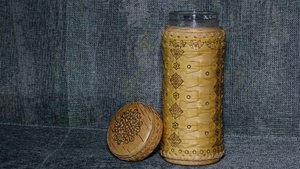 Стеклянный термос декорированный берестой своими руками.