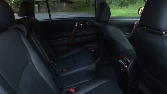 2011 Toyota Highlander Hybrid - Drive Time Review | TestDriveNow смотреть онлайн