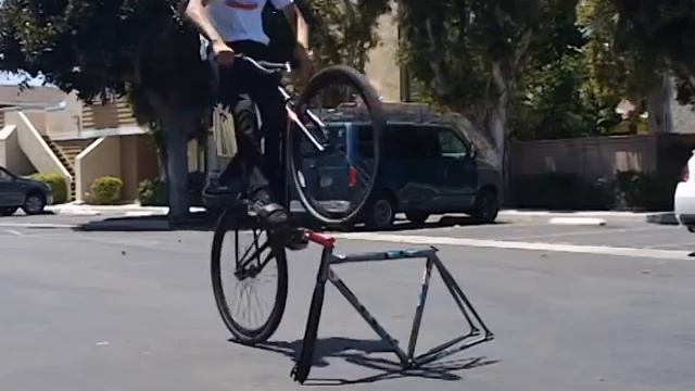 Jumping over a volume cutter смотреть онлайн