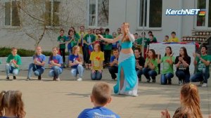 Танцевальный флешмоб в морском техническом лицее