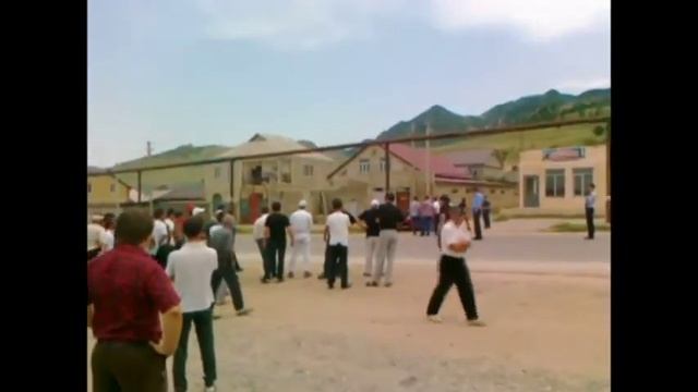 Казнь мусульман среди белого дня Ленинкент 06 07 2012г