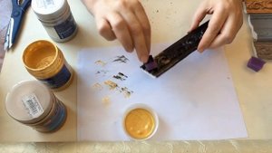 Четыре вида окраски потолочного плинтуса для багета своими руками