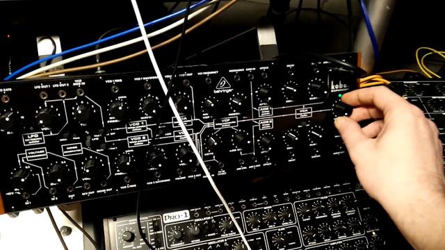 ♫ Jamming With a Bunch of Synths ♫ ----- (74) смотреть онлайн