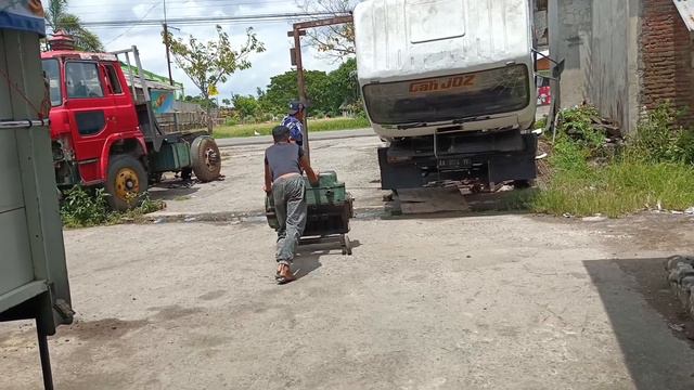 Rebuilding Engine Mercedes Benz OM366 Mercy 917 From Zero To Running