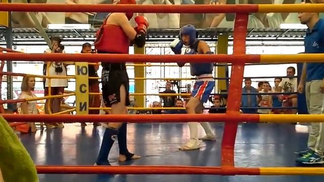 Ионов Аслан 1 бой синий угол Тайский бокс смотреть онлайн