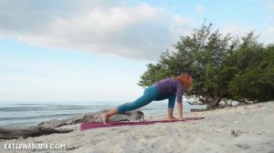 Йога для начинающих "Плавность и женственность" (часть 2) | Yoga for Beginners