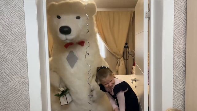 Мишка на день рождения хороший подарок на ваш праздник смотреть онлайн