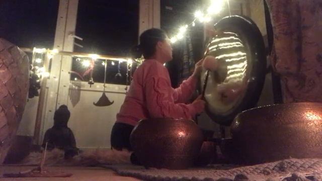 Вечерний Гонг. Медитация бесконечности проявлений Вселенной. Ом смотреть онлайн