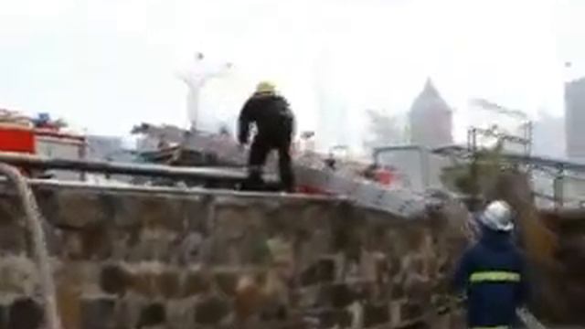 Крупный пожар в школе глухонемых в Ереване.flv смотреть онлайн