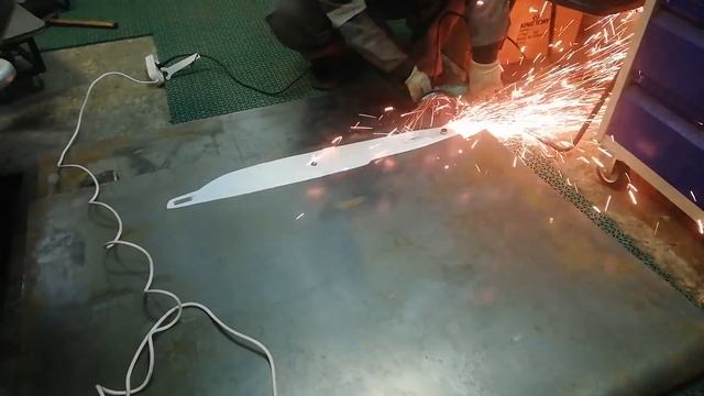 32 Колеса на Ниву, перенос генератора, Гур, резка арок и т.д. Проект "Сенсей" смотреть онлайн