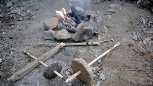 Добыча огня в лесу.. Изготовление сверлильного приспособления.