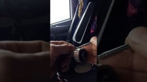 чем достать круглый пин.