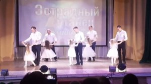 Танец "Пригласи меня, папа, на вальс"