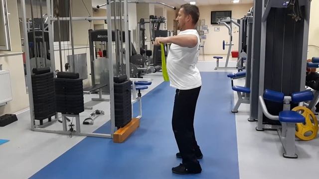 Сокращение ромбовидной мышцы, удерживая напряжённый позвоночный стоб смотреть онлайн