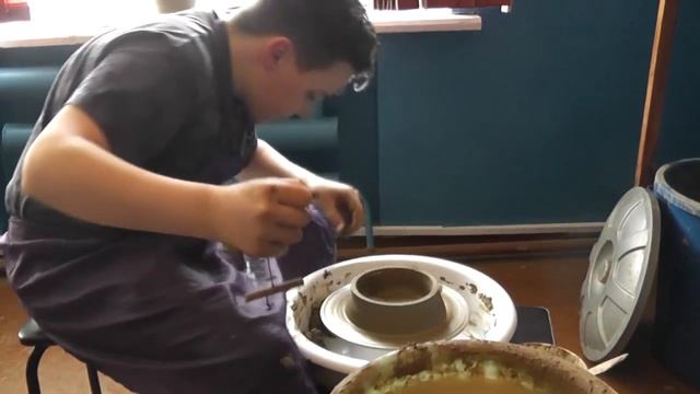 Работа на гончарном круге . Снято для защиты работы. смотреть онлайн