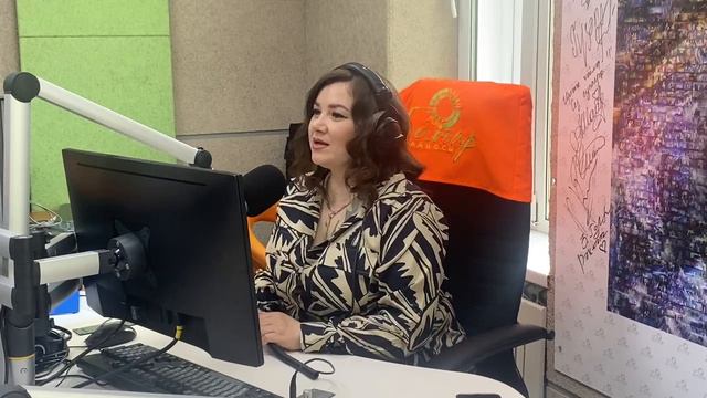 Татарстан Республикасының  атказанган артисты Сиринә Зәйнетдинова
кызыклы сорауларга да җавап бирә.