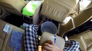 Химчистка светлой кожи салона машины своими руками за 100руб это гениально.