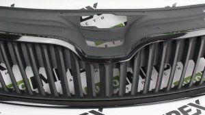 Skoda Rapid 2013-2020 года. Решётка радиатора с чёрным молдингом