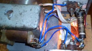 Старое зарядное устройство 6 вольт.   Antic charger 6 volts.