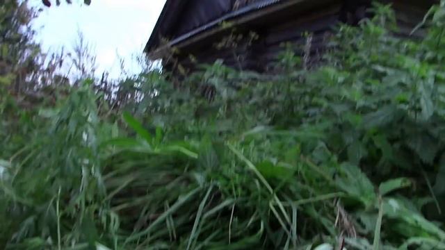 Делаю металлические столбы для будущего забора для моего дома в деревне/Жизнь в деревне смотреть онлайн