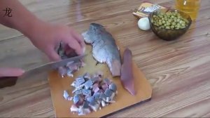 Салат из селёдки с горошком