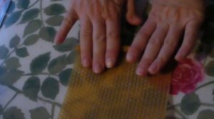 Мастер-класс: как сделать свечу из вощины.