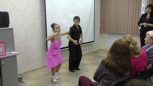 Маленькие звёзды - София и Максим дебют))) в поддержку "Feberiik" 17.11.2019 смотреть онлайн