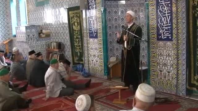Альметьевские верующие отмечают Ураза-байрам смотреть онлайн