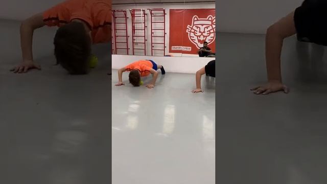 Самбо для детей 7-10 лет. Город Томск. ТРЕНИРОВКА по САМБО . Борьба смотреть онлайн