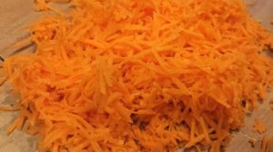 Морковный салат с сыром и яйцом