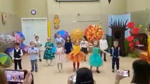 Похлопайте в ладоши, мы будем петь для вас.