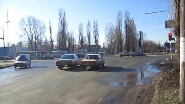 Никополь. Перекресток улиц Электрометаллургов и Героев Чернобыля