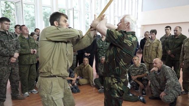 Алексей Алексеевич Кадочников показывает различные варианты работы-- смотреть онлайн