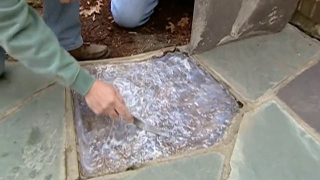 How to Repair a Mortared Flagstone Walkway | This Old House смотреть онлайн