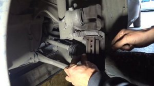 LADA LARGUS - На Техобслуживании, замена тормозных колодок и нижней подушки КПП Бизнес в гараже.