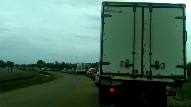 Пробка на понтоне со стороны х. Старая Станица 23 мая 2018 года смотреть онлайн