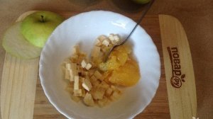 Яблоки, запеченные с джемом и бананом