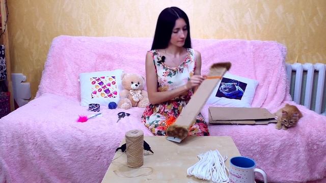 DIY Вертикальная когтеточка для котов! Реанимируем старую когтеточку! The Alice Twins #20