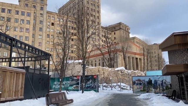 В Харькове жизнь ПРОДОЛЖАЕТСЯ! Несмотря ни на что… смотреть онлайн