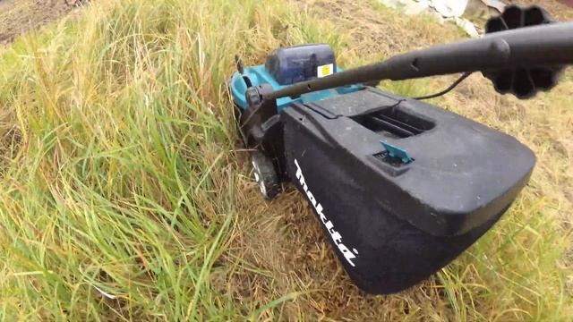 Электрическая газонокосилка Makita DLM431Z по высокой траве. смотреть онлайн