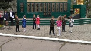 2021.05.09 Александровка -День победы- 2)Идёт солдат по городу (Детский танец)