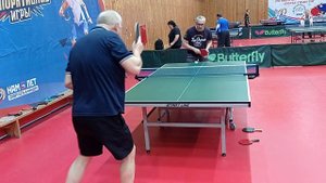 Игра против шипов ракетками с разными накладками
