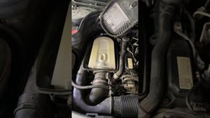 Замена воздушного фильтра на Mercedes-Benz GLK220